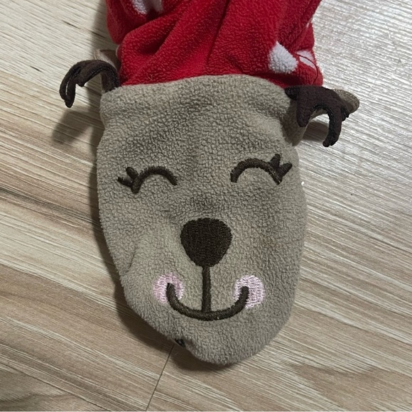 Carter’s red fleece footie pajamas size 2t - Picture 3 of 6